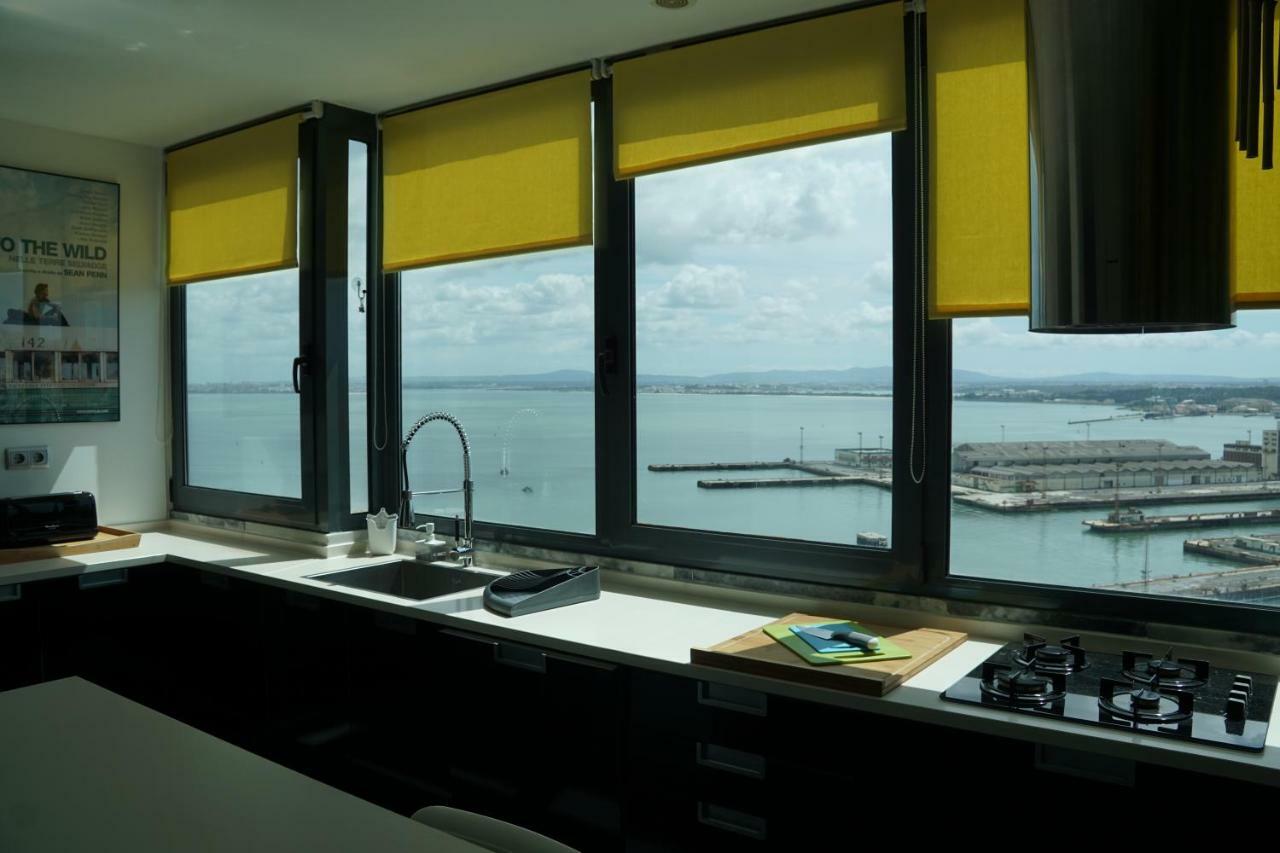 Penthouse Bellevue Apartment Алмада Екстериор снимка
